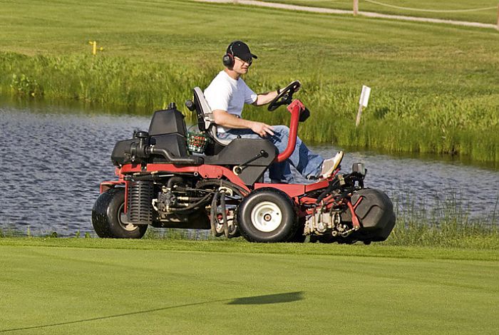 lawn mowing cairns, pic 2